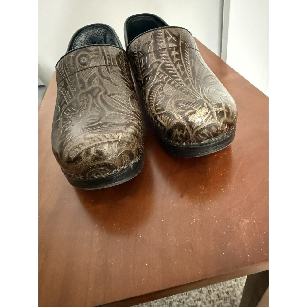 Dansko Professional Slip On Clogs Embossed Dark Brown Paisley Leather Size 39 - Picture 2 of 11